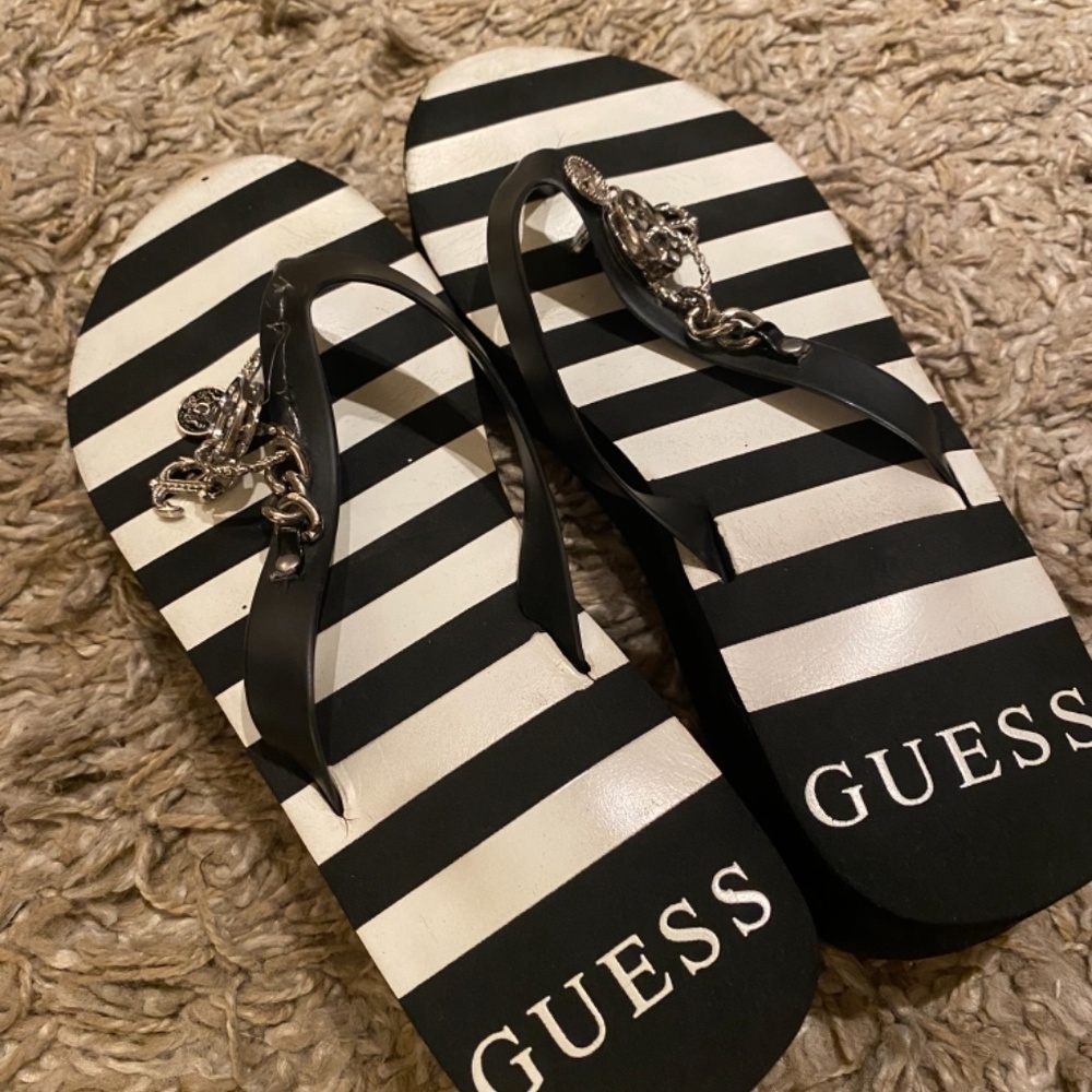 Guess Flipflops - Picture 3 of 4